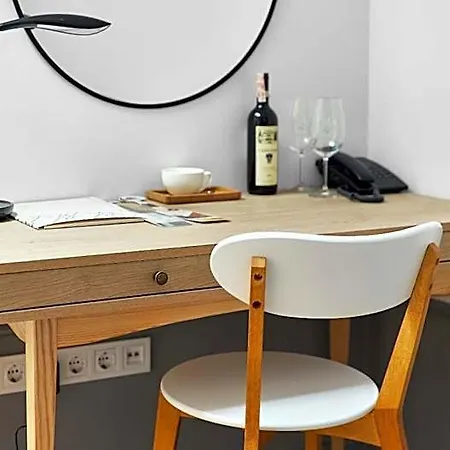 Wine And Pillow By Frapolli Hotel