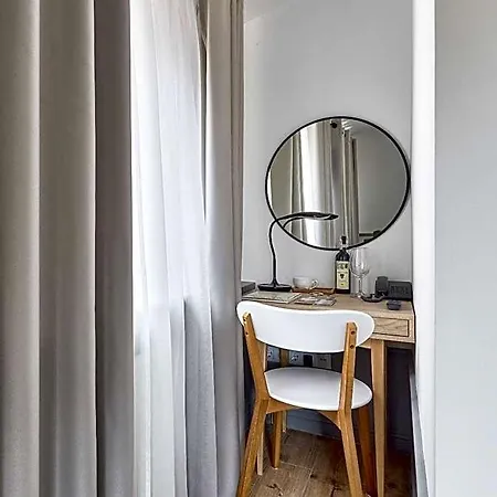 Wine And Pillow By Frapolli Hotel