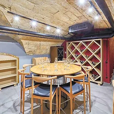 Wine And Pillow By Frapolli Hotell Odessa