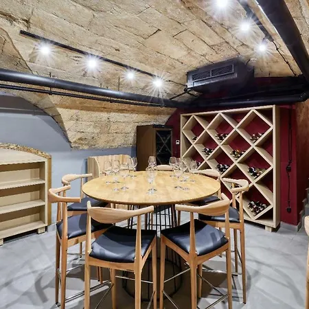 Wine And Pillow By Frapolli Hotel