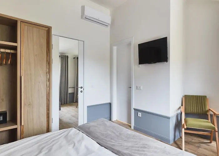 Wine And Pillow By Frapolli Hotel